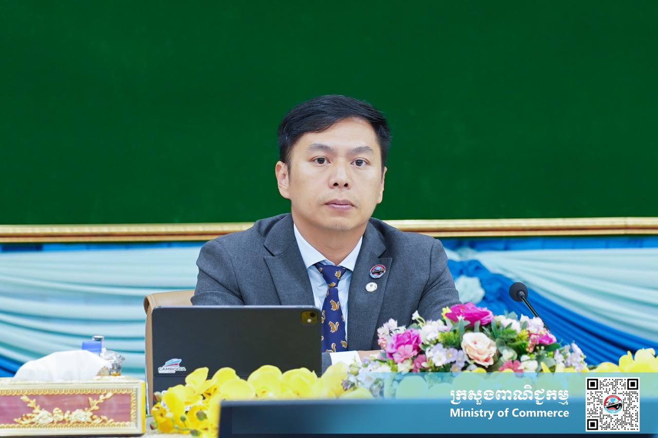 ឯកឧត្តម ណាំ លីណាល់ អនុរដ្ឋលេខាធិការក្រសួងពាណិជ្ជកម្ម បានដឹកនាំកិច្ចប្រជុំផ្សព្វផ្សាយអំពីនីតិវិធី និងលក្ខខណ្ឌតម្រូវរបស់គណៈកម្មការ ពិព័រណ៍ ដើម្បីចូលរួមពិព័រណ៍ចិន–អាស៊ាន លើកទី២២