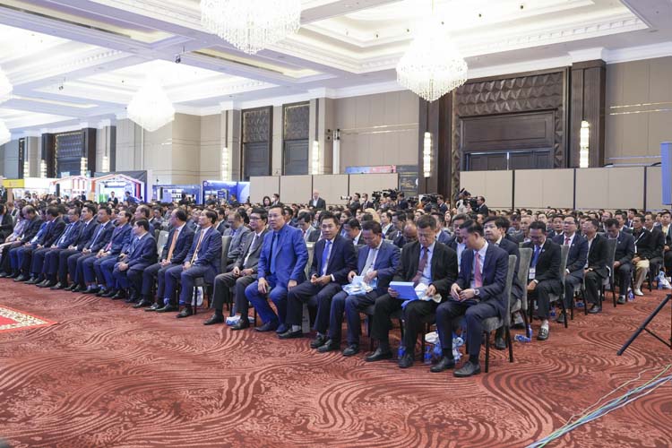 កម្មវិធីបើកសម្ពោធ «ពិព័រណ៍ពាណិជ្ជកម្មកម្ពុជា» លើកទី១៧