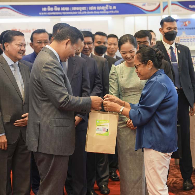 កម្មវិធីបើកសម្ពោធ «ពិព័រណ៍ពាណិជ្ជកម្មកម្ពុជា» លើកទី១៧