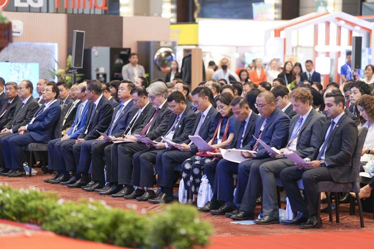 កម្មវិធីបើកសម្ពោធ «ពិព័រណ៍ពាណិជ្ជកម្មកម្ពុជា» លើកទី១៧