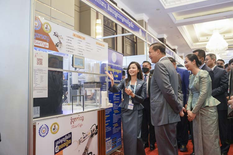 កម្មវិធីបើកសម្ពោធ «ពិព័រណ៍ពាណិជ្ជកម្មកម្ពុជា» លើកទី១៧