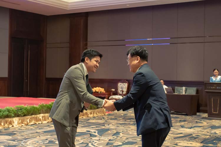 វេទិកាពាណិជ្ជកម្ម និងវិនិយោគ