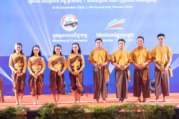 ការកម្សាន្ត និងសម្តែង