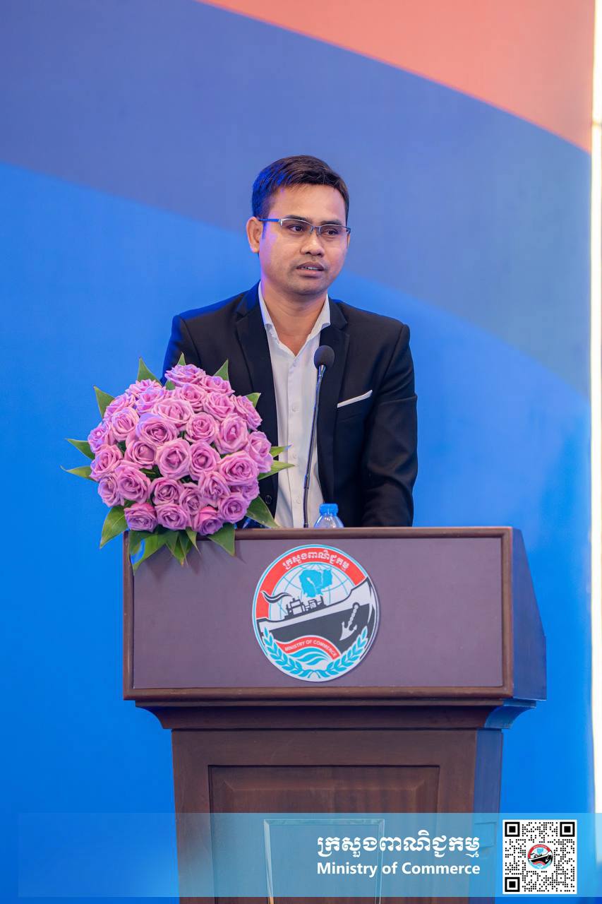 ឯកឧត្តម សំហេង បូរ៉ា រដ្ឋលេខាធិការក្រសួងពាណិជ្ជកម្ម អញ្ជើញជាអធិបតីក្នុងជំនួបពាណិជ្ជកម្ម “កាលានុវត្តភាពនៃទីផ្សារផលិតផលកម្ពុជាក្នុងយុគសម័យថ្មី” ក្នុងព្រឹត្តិការណ៍ពិព័រណ៍ពាណិជ្ជកម្មកម្ពុជា លើកទី១៨ ឆ្នាំ២០២៥