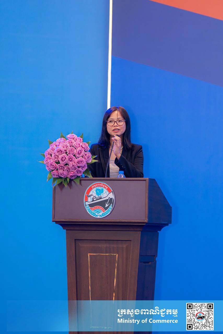 ឯកឧត្តម សំហេង បូរ៉ា រដ្ឋលេខាធិការក្រសួងពាណិជ្ជកម្ម អញ្ជើញជាអធិបតីក្នុងជំនួបពាណិជ្ជកម្ម “កាលានុវត្តភាពនៃទីផ្សារផលិតផលកម្ពុជាក្នុងយុគសម័យថ្មី” ក្នុងព្រឹត្តិការណ៍ពិព័រណ៍ពាណិជ្ជកម្មកម្ពុជា លើកទី១៨ ឆ្នាំ២០២៥
