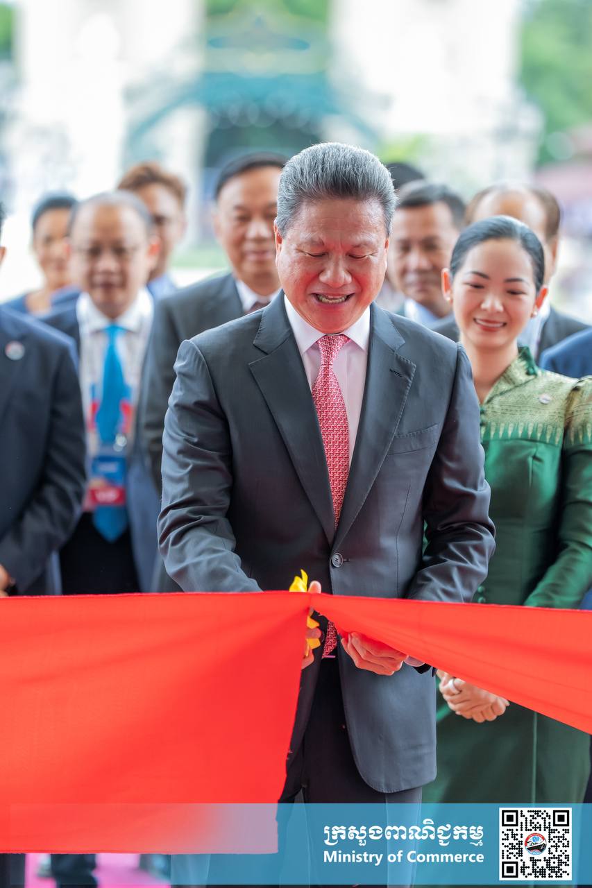 ពិធីសម្ពោធ “ពិព័រណ៍ពាណិជ្ជកម្មកម្ពុជា” លើកទី១៨ ឆ្នាំ២០២៥ ក្រោមមូលបទ “យុគសម័យថ្មីនៃពាណិជ្ជកម្ម៖ បង្កើនកិត្យានុភាពផលិតផលក្នុងស្រុក”