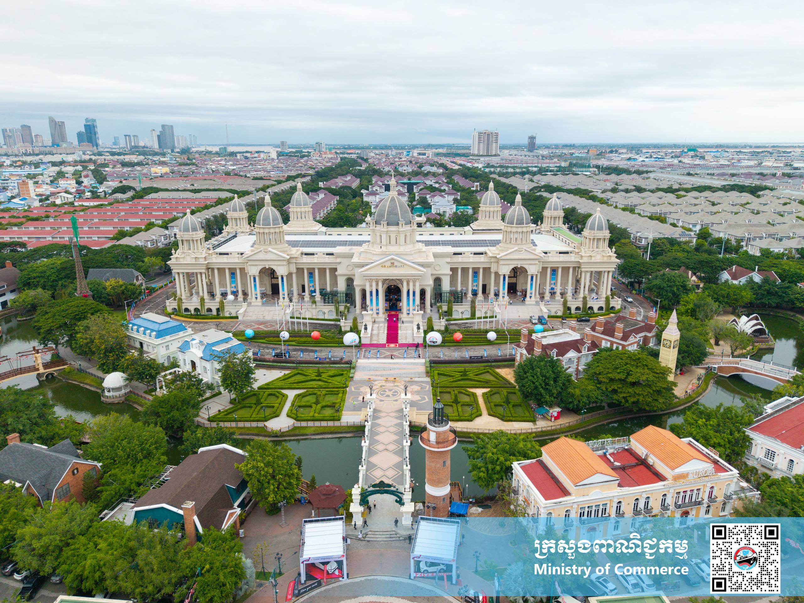 តើអ្នកដឹងទេថា មានស្តង់ផលិតផល/សេវាកម្មអ្វីខ្លះ កំពុងដាក់បង្ហាញ/លក់ នៅក្នុងព្រឹត្តិការណ៍ “ពិព័រណ៍ពាណិជ្ជកម្មកម្ពុជា” លើកទី១៨ ឆ្នាំ២០២៥ នេះ?