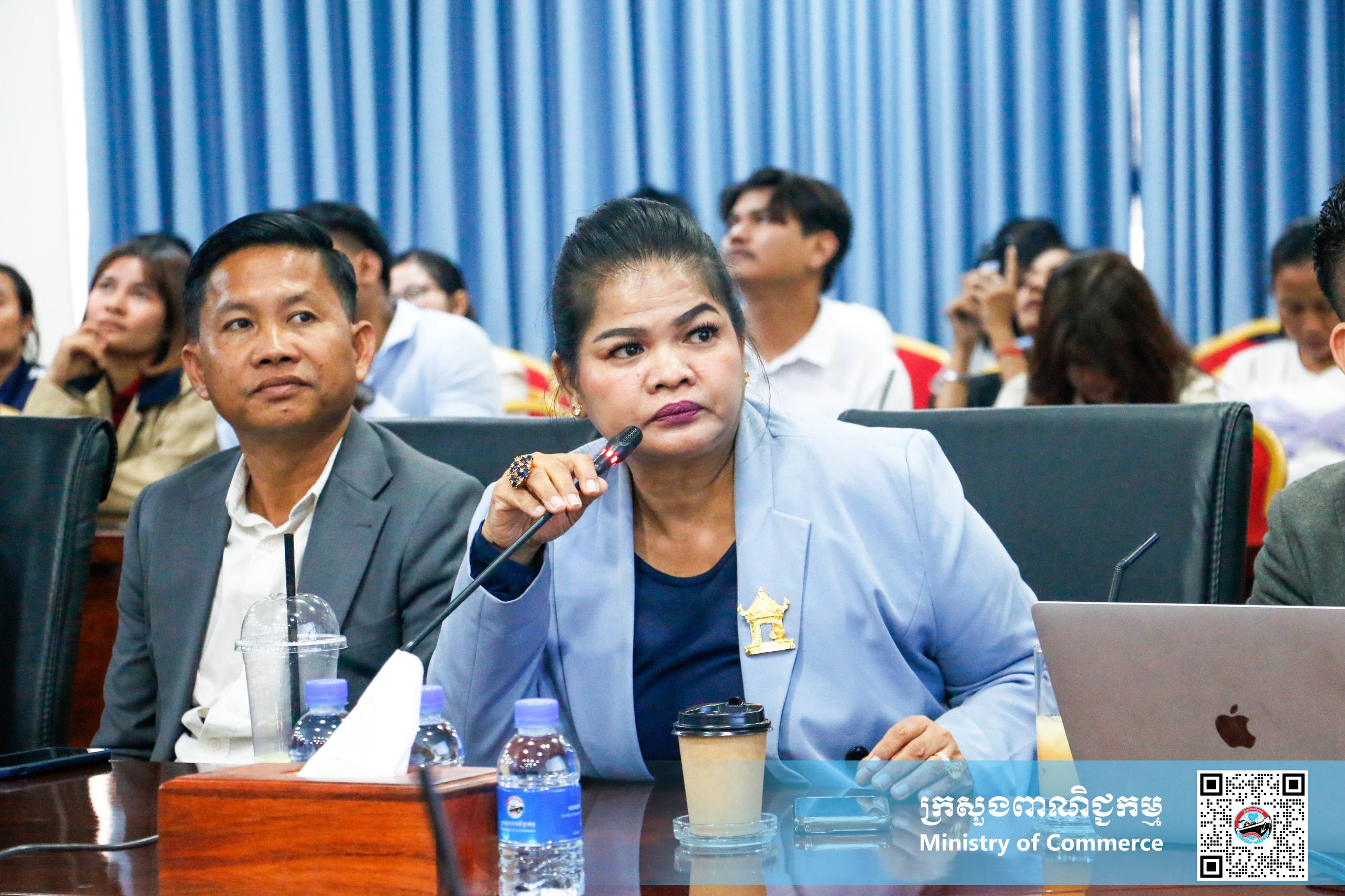 ឯកឧត្តម ទិត សីច័ន្ទលី អគ្គនាយកនៃអគ្គនាយកដ្ឋានជំរុញពាណិជ្ជកម្ម ក្រសួងពាណិជ្ជកម្ម បានដឹកនាំកិច្ចប្រជុំផ្សព្វផ្សាយ ផ្តល់ព័ត៌មានលម្អិតពីការរៀបចំពិព័រណ៍ នីតិវិធី និងលក្ខខណ្ឌតម្រូវនានា ក្នុងការចូលរួមព្រឹត្តិការណ៍ «ពិព័រណ៍ពាណិជ្ជកម្មកម្ពុជា» លើកទី១៨ ឆ្នាំ២០២៥ (The 18th Cambodia Trade Expo-CTExpo)