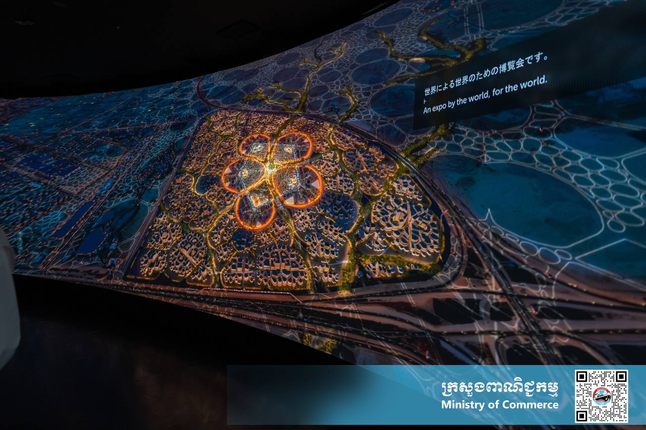 ឯកឧត្តម សំហេង បូរ៉ា រដ្ឋលេខាធិការ និងជាអគ្គស្នងការរងតំណាងកម្ពុជាសម្រាប់ពិព័រណ៍២០២៥ អូសាកា កាន់សៃ ជប៉ុន បានដឹកនាំក្រុមការងារក្រសួងពាណិជ្ជកម្ម ជួបពិភាក្សាការងារជាមួយ លោក Abdulkareem Aldueb  នាយកជាន់ខ្ពស់ នៃនាយកដ្ឋាន International Participants Country និងលោក KHALID Khayat ជា Country Manager សម្រាប់ប្រទេសកម្ពុជា នៅពន្លាជាតិប្រទេសអារ៉ាប់បីសោអូឌីត