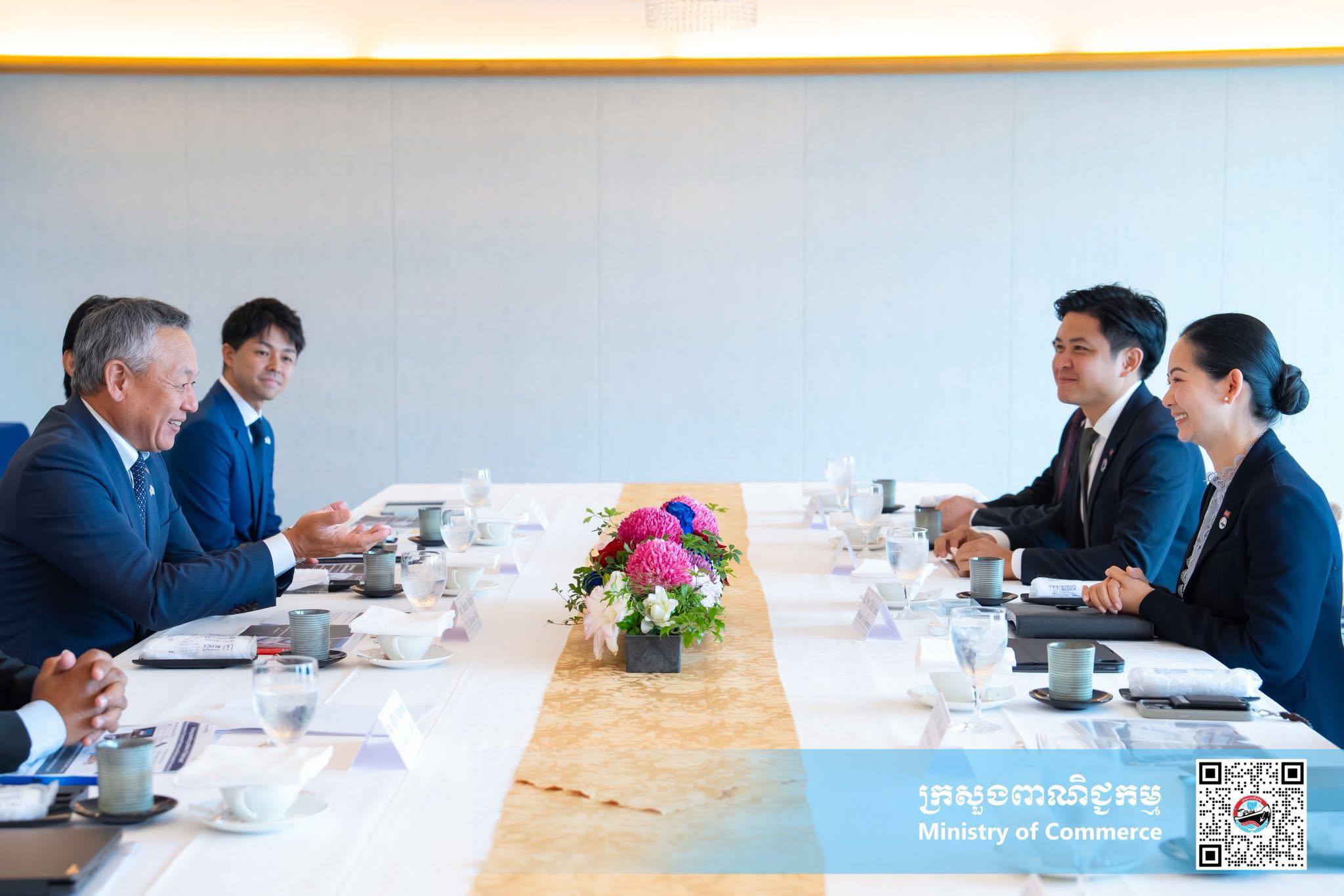 លោកជំទាវ ចម និម្មល រដ្ឋមន្ត្រីក្រសួងពាណិជ្ជកម្ម បានចូលរួមទទួលទានអាហារការងារពេលព្រឹកជាមួយតំណាងក្រុមហ៊ុន Toyota Tsusho Corporation ដែលដឹកនាំដោយលោក Harada Shigeru, Division CEO ក្រុមហ៊ុន Toyota Tsusho Co., LTD (Japan)