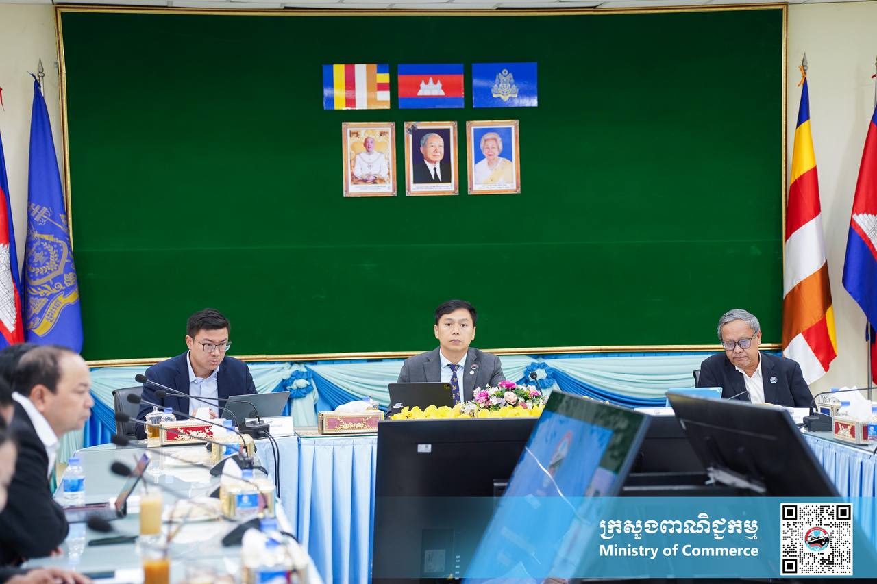 ឯកឧត្តម ណាំ លីណាល់ អនុរដ្ឋលេខាធិការក្រសួងពាណិជ្ជកម្ម បានដឹកនាំកិច្ចប្រជុំផ្សព្វផ្សាយអំពីនីតិវិធី និងលក្ខខណ្ឌតម្រូវរបស់គណៈកម្មការ ពិព័រណ៍ ដើម្បីចូលរួមពិព័រណ៍ចិន–អាស៊ាន លើកទី២២
