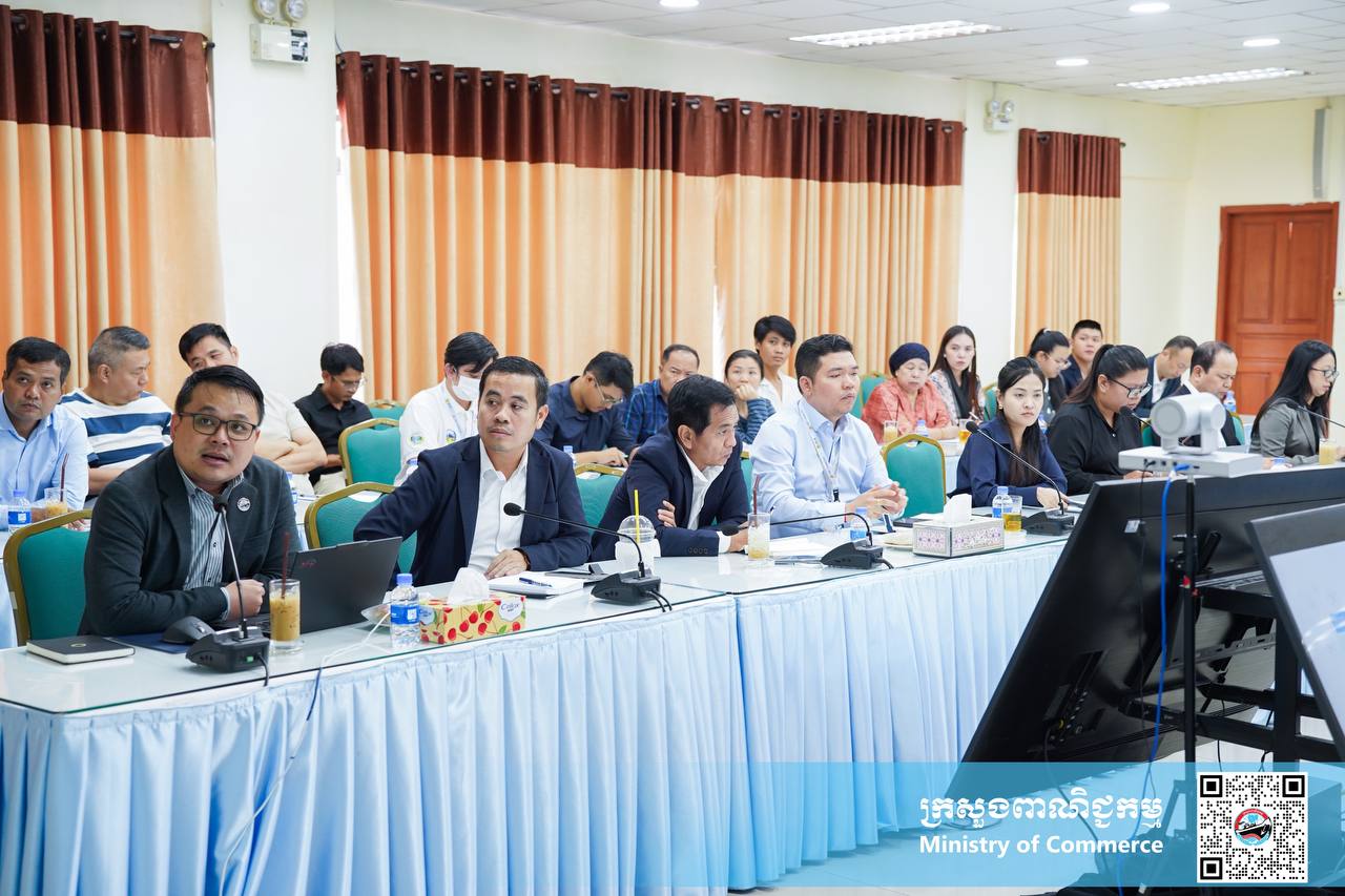 ឯកឧត្តម ណាំ លីណាល់ អនុរដ្ឋលេខាធិការក្រសួងពាណិជ្ជកម្ម បានដឹកនាំកិច្ចប្រជុំផ្សព្វផ្សាយអំពីនីតិវិធី និងលក្ខខណ្ឌតម្រូវរបស់គណៈកម្មការ ពិព័រណ៍ ដើម្បីចូលរួមពិព័រណ៍ចិន–អាស៊ាន លើកទី២២