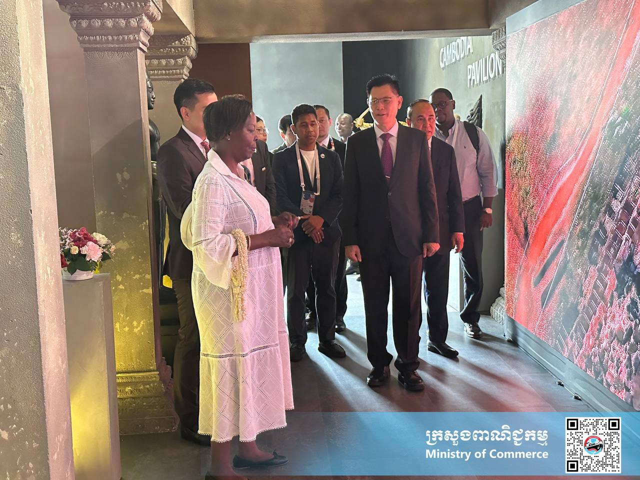 លោកជំទាវ Louise MUSHIKIWABO អគ្គលេខាធិការអង្គការអន្តរជាតិហ្វ្រង់កូហ្វូនី បានអញ្ជើញមកទស្សនាពន្លាជាតិកម្ពុជា ក្នុងពិព័រណ៍ពិភពលោក ២០២៥ អូសាកា កាន់សៃ ប្រទេសជប៉ុន