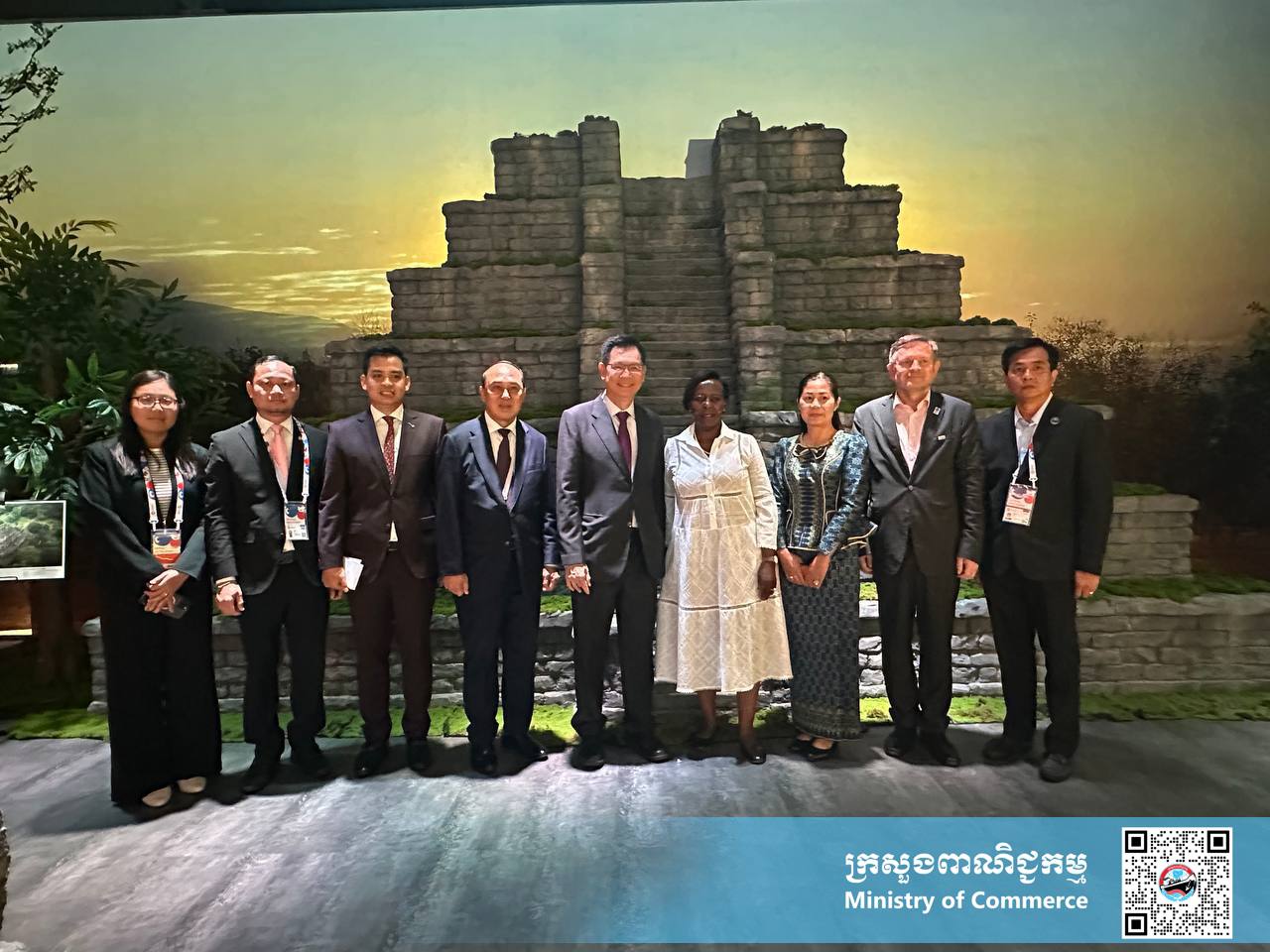 លោកជំទាវ Louise MUSHIKIWABO អគ្គលេខាធិការអង្គការអន្តរជាតិហ្វ្រង់កូហ្វូនី បានអញ្ជើញមកទស្សនាពន្លាជាតិកម្ពុជា ក្នុងពិព័រណ៍ពិភពលោក ២០២៥ អូសាកា កាន់សៃ ប្រទេសជប៉ុន