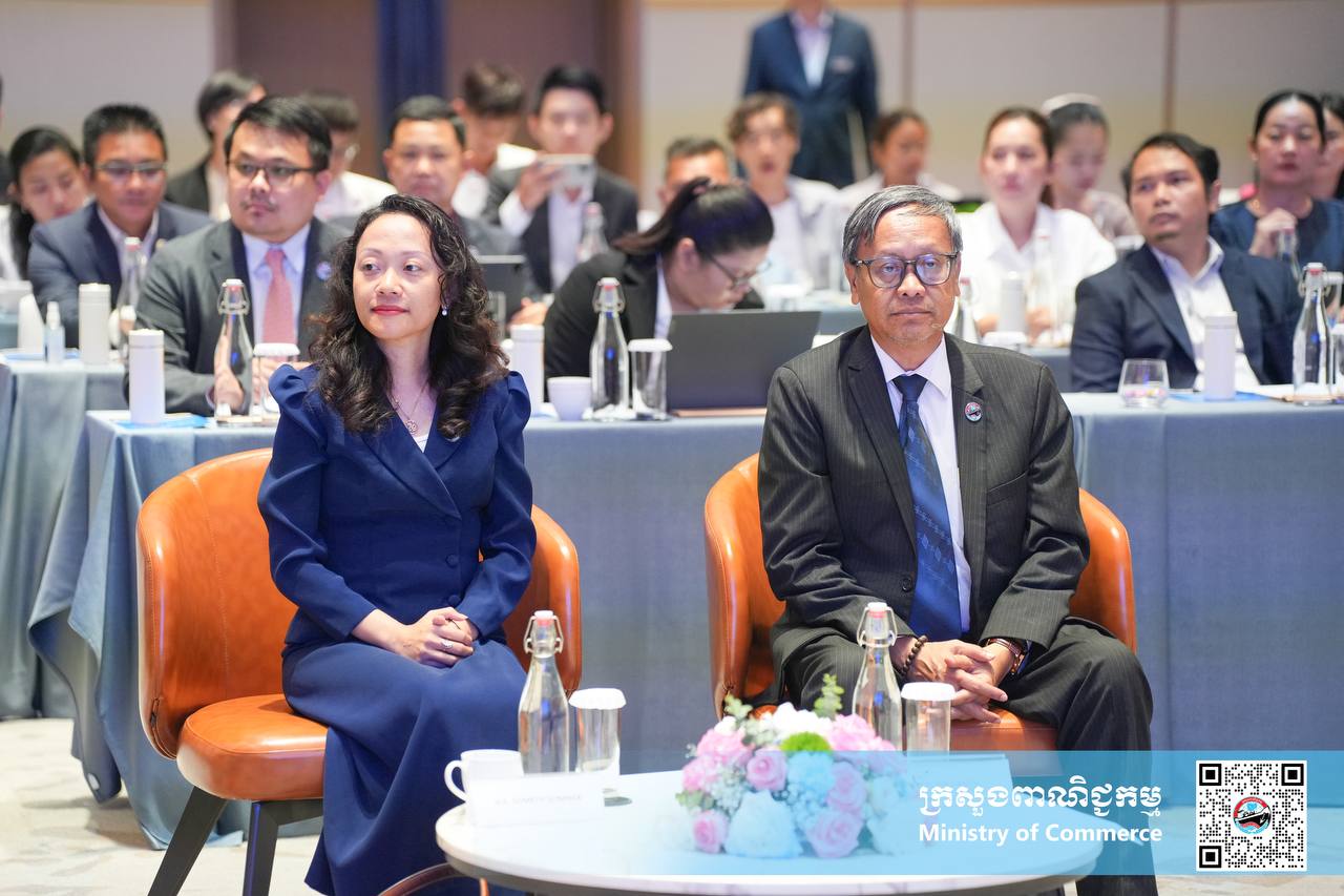 ឯកឧត្តម ណាំ លីណាល់ អនុរដ្ឋលេខាធិការក្រសួងពាណិជ្ជកម្ម បានអញ្ជើញចូលរួមជាអធិបតីក្នុងកម្មវិធី “CAEXPO Global Roadshow” លើកទី២២ នៅសណ្ឋាគារ Oakwood Premier រាជធានីភ្នំពេញ