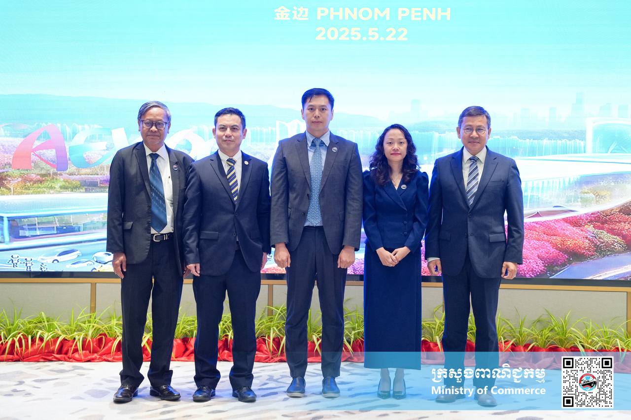 ឯកឧត្តម ណាំ លីណាល់ អនុរដ្ឋលេខាធិការក្រសួងពាណិជ្ជកម្ម បានអញ្ជើញចូលរួមជាអធិបតីក្នុងកម្មវិធី “CAEXPO Global Roadshow” លើកទី២២ នៅសណ្ឋាគារ Oakwood Premier រាជធានីភ្នំពេញ