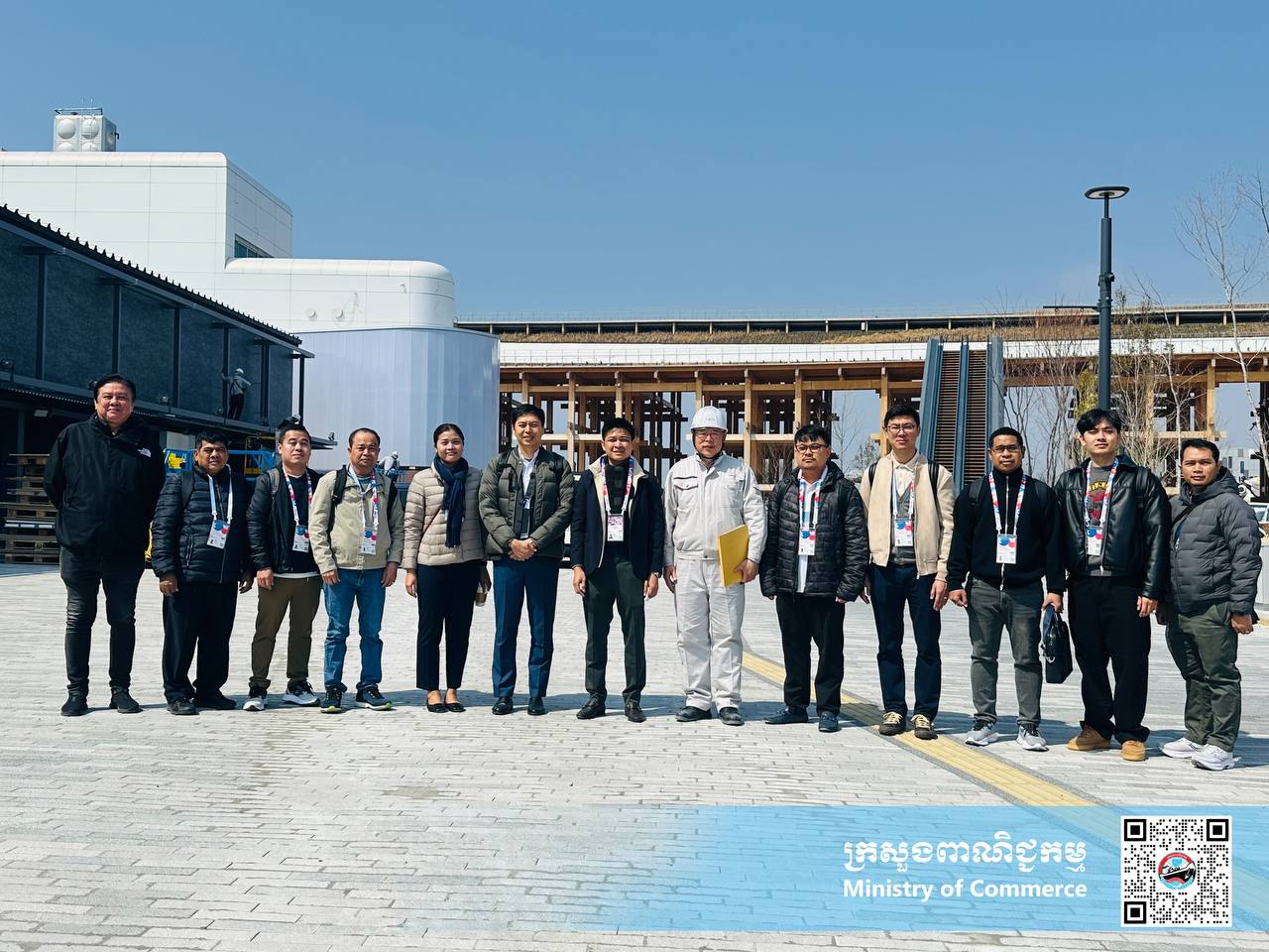 ឯកឧត្តម សំហេង បូរ៉ា រដ្ឋលេខាធិការក្រសួងពាណិជ្ជកម្ម បានអញ្ជើញដឹកនាំប្រតិភូក្រសួងពាណិជ្ជកម្ម ចុះពិនិត្យមើលទីតាំងការដ្ឋានពិព័រណ៍ពិភពលោក ២០២៥ អូសាកា កាន់សៃ ប្រទេសជប៉ុន ដើម្បីតាមដានអំពីវឌ្ឍនភាពនានា នៃដំណើរការសាងសង់ពន្លាជាតិកម្ពុជា។