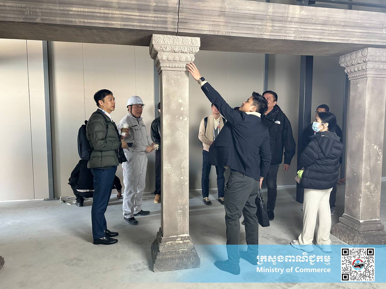 ឯកឧត្តម សំហេង បូរ៉ា រដ្ឋលេខាធិការក្រសួងពាណិជ្ជកម្ម បានអញ្ជើញដឹកនាំប្រតិភូក្រសួងពាណិជ្ជកម្ម ចុះពិនិត្យមើលទីតាំងការដ្ឋានពិព័រណ៍ពិភពលោក ២០២៥ អូសាកា កាន់សៃ ប្រទេសជប៉ុន ដើម្បីតាមដានអំពីវឌ្ឍនភាពនានា នៃដំណើរការសាងសង់ពន្លាជាតិកម្ពុជា។