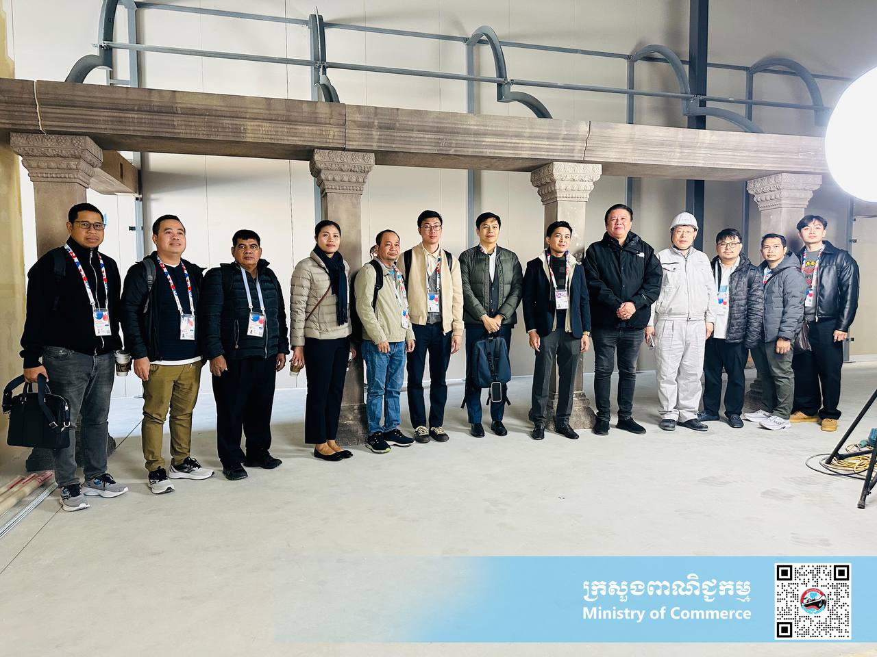 ឯកឧត្តម សំហេង បូរ៉ា រដ្ឋលេខាធិការក្រសួងពាណិជ្ជកម្ម បានអញ្ជើញដឹកនាំប្រតិភូក្រសួងពាណិជ្ជកម្ម ចុះពិនិត្យមើលទីតាំងការដ្ឋានពិព័រណ៍ពិភពលោក ២០២៥ អូសាកា កាន់សៃ ប្រទេសជប៉ុន ដើម្បីតាមដានអំពីវឌ្ឍនភាពនានា នៃដំណើរការសាងសង់ពន្លាជាតិកម្ពុជា។