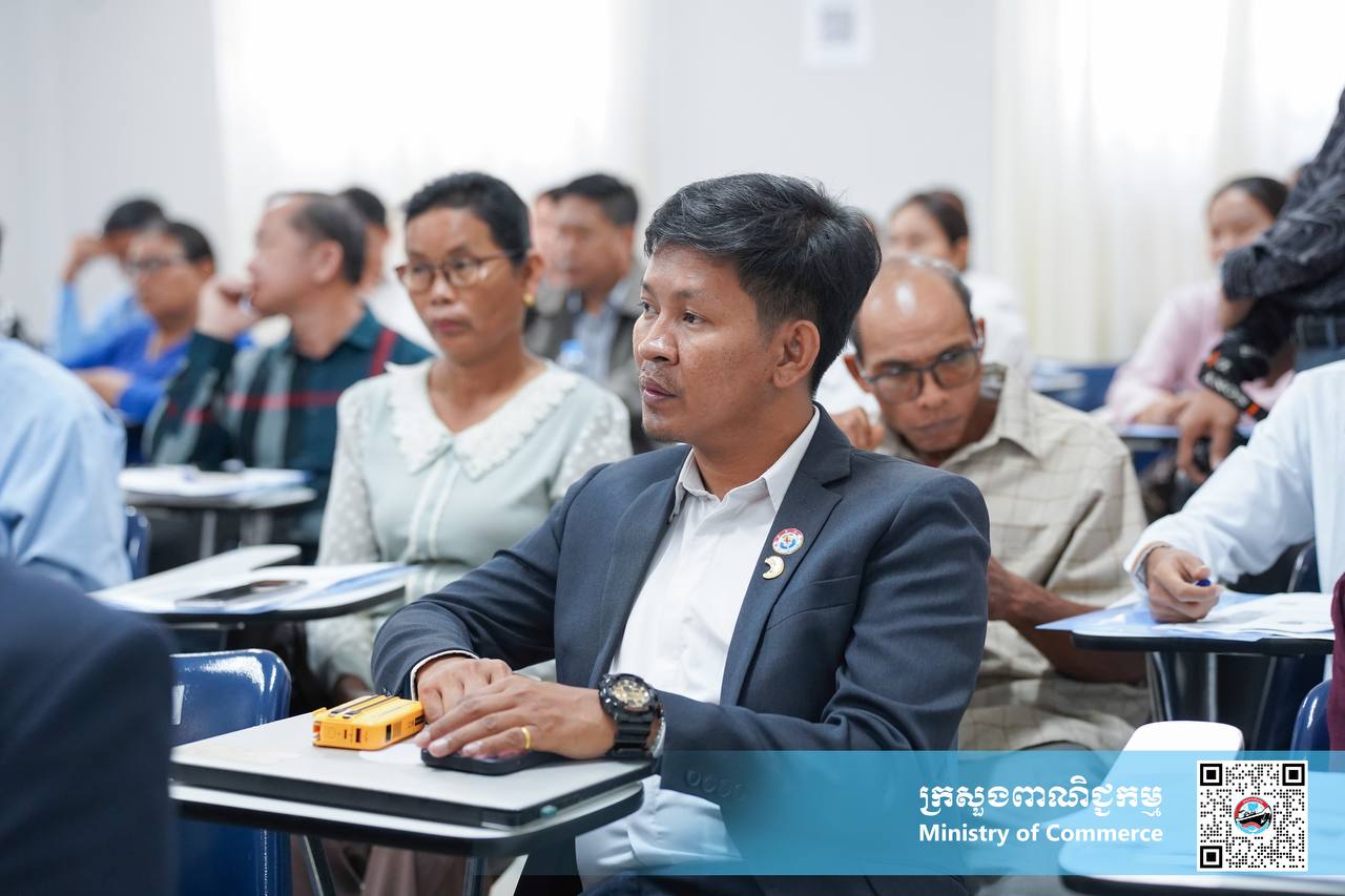 ឯកឧត្តម សំហេង បូរ៉ា អញ្ជើញជាអធិបតីក្នុងសិក្ខាសាលាស្តីពី «កាលានុវត្តភាពថ្មីនៃអាជីវកម្មបន្លែផ្លែឈើ» ក្នុងព្រឹត្តិការណ៍ពិព័រណ៍ផលិតផលខ្មែរ លើកទី១៨