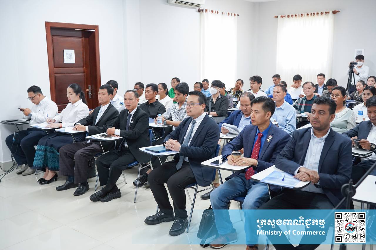 ឯកឧត្តម សំហេង បូរ៉ា អញ្ជើញជាអធិបតីក្នុងសិក្ខាសាលាស្តីពី «កាលានុវត្តភាពថ្មីនៃអាជីវកម្មបន្លែផ្លែឈើ» ក្នុងព្រឹត្តិការណ៍ពិព័រណ៍ផលិតផលខ្មែរ លើកទី១៨