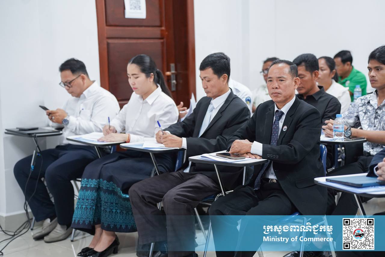 ឯកឧត្តម សំហេង បូរ៉ា អញ្ជើញជាអធិបតីក្នុងសិក្ខាសាលាស្តីពី «កាលានុវត្តភាពថ្មីនៃអាជីវកម្មបន្លែផ្លែឈើ» ក្នុងព្រឹត្តិការណ៍ពិព័រណ៍ផលិតផលខ្មែរ លើកទី១៨