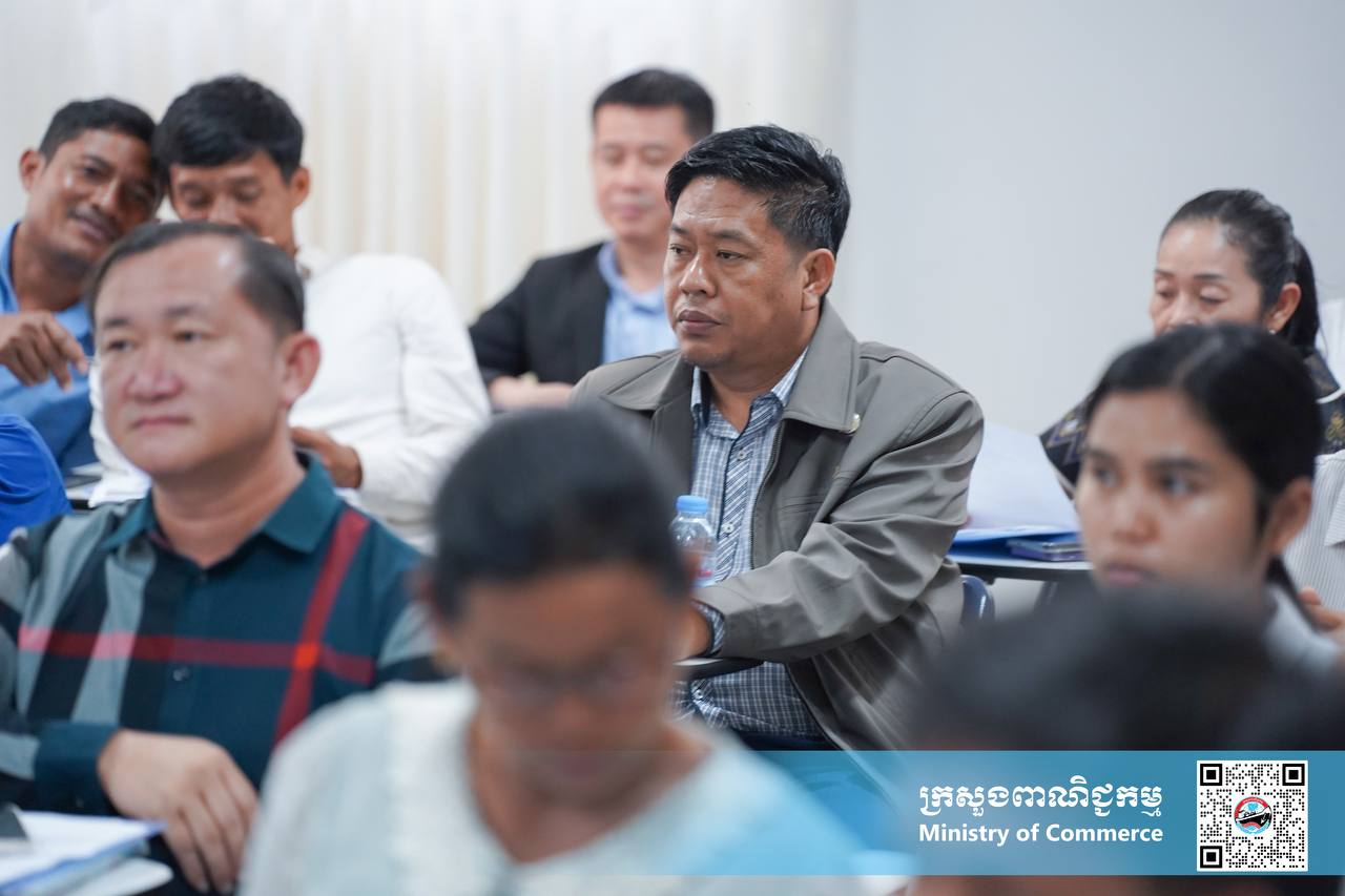 ឯកឧត្តម សំហេង បូរ៉ា អញ្ជើញជាអធិបតីក្នុងសិក្ខាសាលាស្តីពី «កាលានុវត្តភាពថ្មីនៃអាជីវកម្មបន្លែផ្លែឈើ» ក្នុងព្រឹត្តិការណ៍ពិព័រណ៍ផលិតផលខ្មែរ លើកទី១៨