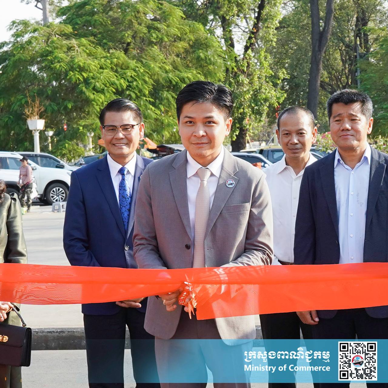 ឯកឧត្តម សំហេង បូរ៉ា រដ្ឋលេខាធិការក្រសួងពាណិជ្ជកម្ម ​អញ្ជើញ​ជាអធិបតី​ក្នុងពិធីសម្ពោធ «ពិព័រណ៍ផលិតផលខ្មែរ និងបន្លែផ្លែឈើ លើកទី១៨» ឆ្នាំ២០២៥ ក្រោមមូលបទ «បង្កើនតម្លៃបន្ថែមនៃអាជីវកម្មបន្លែផ្លែឈើ» នៅខេត្តសៀមរាប