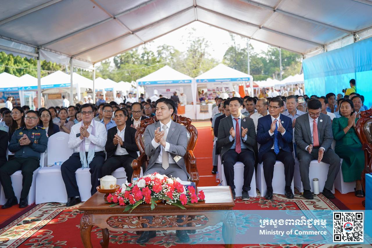 ឯកឧត្តម សំហេង បូរ៉ា រដ្ឋលេខាធិការក្រសួងពាណិជ្ជកម្ម ​អញ្ជើញ​ជាអធិបតី​ក្នុងពិធីសម្ពោធ «ពិព័រណ៍ផលិតផលខ្មែរ និងបន្លែផ្លែឈើ លើកទី១៨» ឆ្នាំ២០២៥ ក្រោមមូលបទ «បង្កើនតម្លៃបន្ថែមនៃអាជីវកម្មបន្លែផ្លែឈើ» នៅខេត្តសៀមរាប