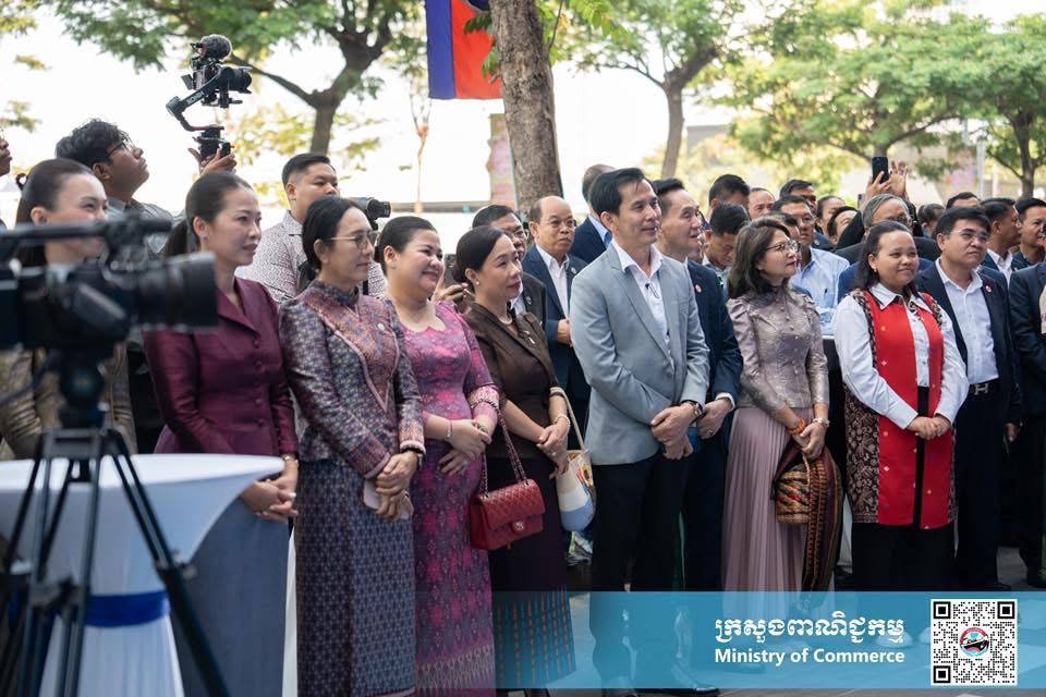 លោកជំទាវ ចម និម្មល រដ្ឋមន្ត្រីក្រសួងពាណិជ្ជកម្ម អញ្ជើញជាអធិបតីក្នុងពិធីសម្ពោធ “យុទ្ធនាការផលិតផលជាតិ #MadeInCambodia”