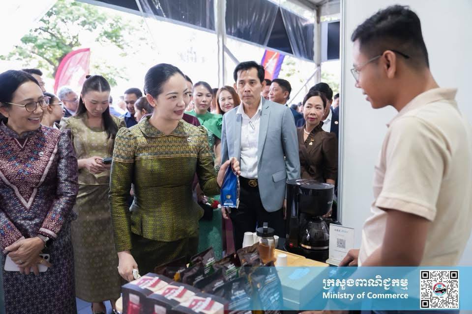 លោកជំទាវ ចម និម្មល រដ្ឋមន្ត្រីក្រសួងពាណិជ្ជកម្ម អញ្ជើញជាអធិបតីក្នុងពិធីសម្ពោធ “យុទ្ធនាការផលិតផលជាតិ #MadeInCambodia”