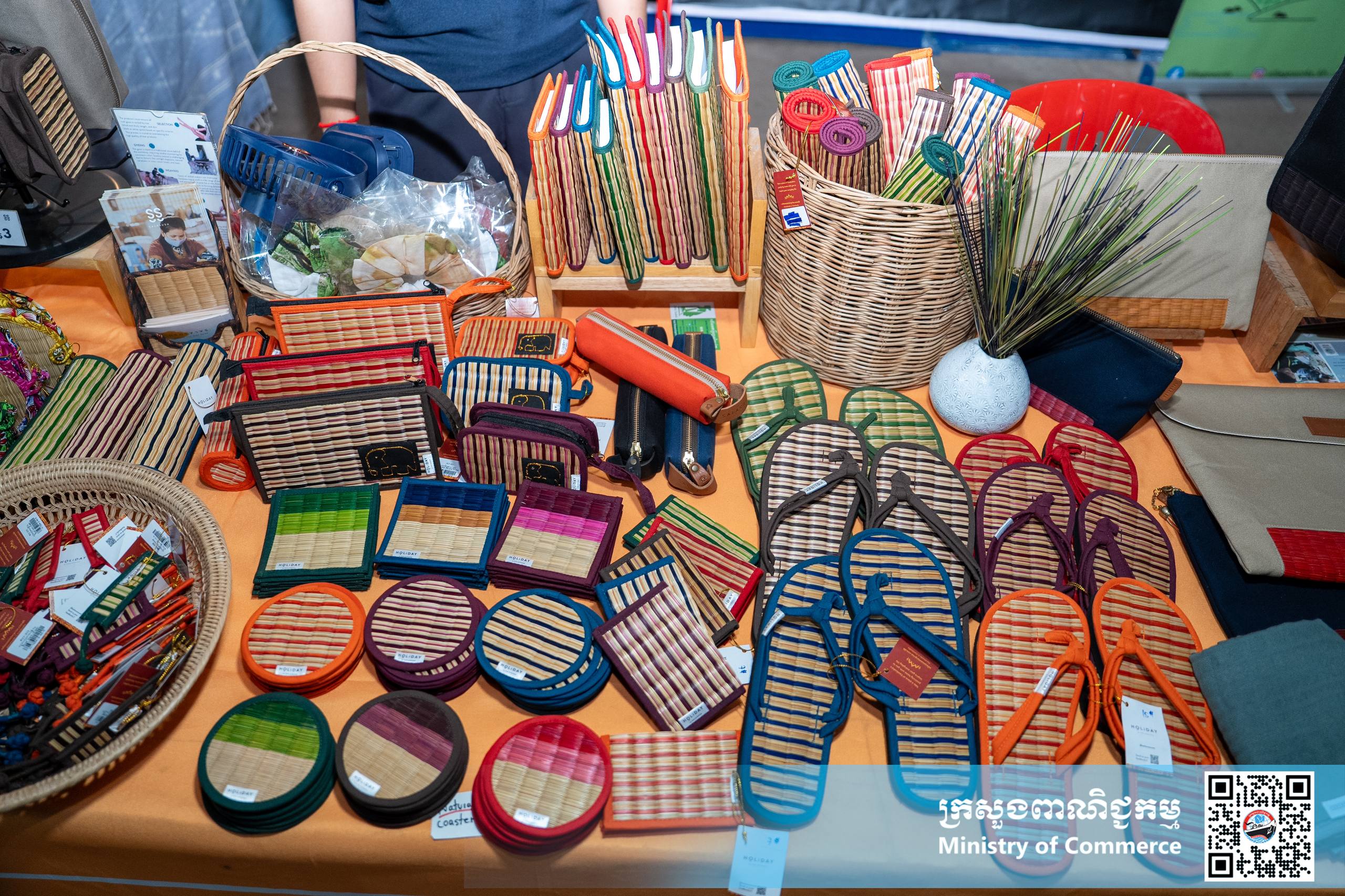 ឯកឧត្តម សំហេង បូរ៉ា រដ្ឋលេខាធិការក្រសួងពាណិជ្ជកម្ម អញ្ជើញជាអធិបតីក្នុងពិធីសម្ពោធ «ពិព័រណ៍ផលិតផលខ្មែរ និងបន្លែផ្លែឈើ លើកទី១៩» ឆ្នាំ២០២៦ ក្រោមមូលបទ «ជំរុញ និងគាំទ្រផលិតផលជាតិ» នៅខេត្តសៀមរាប