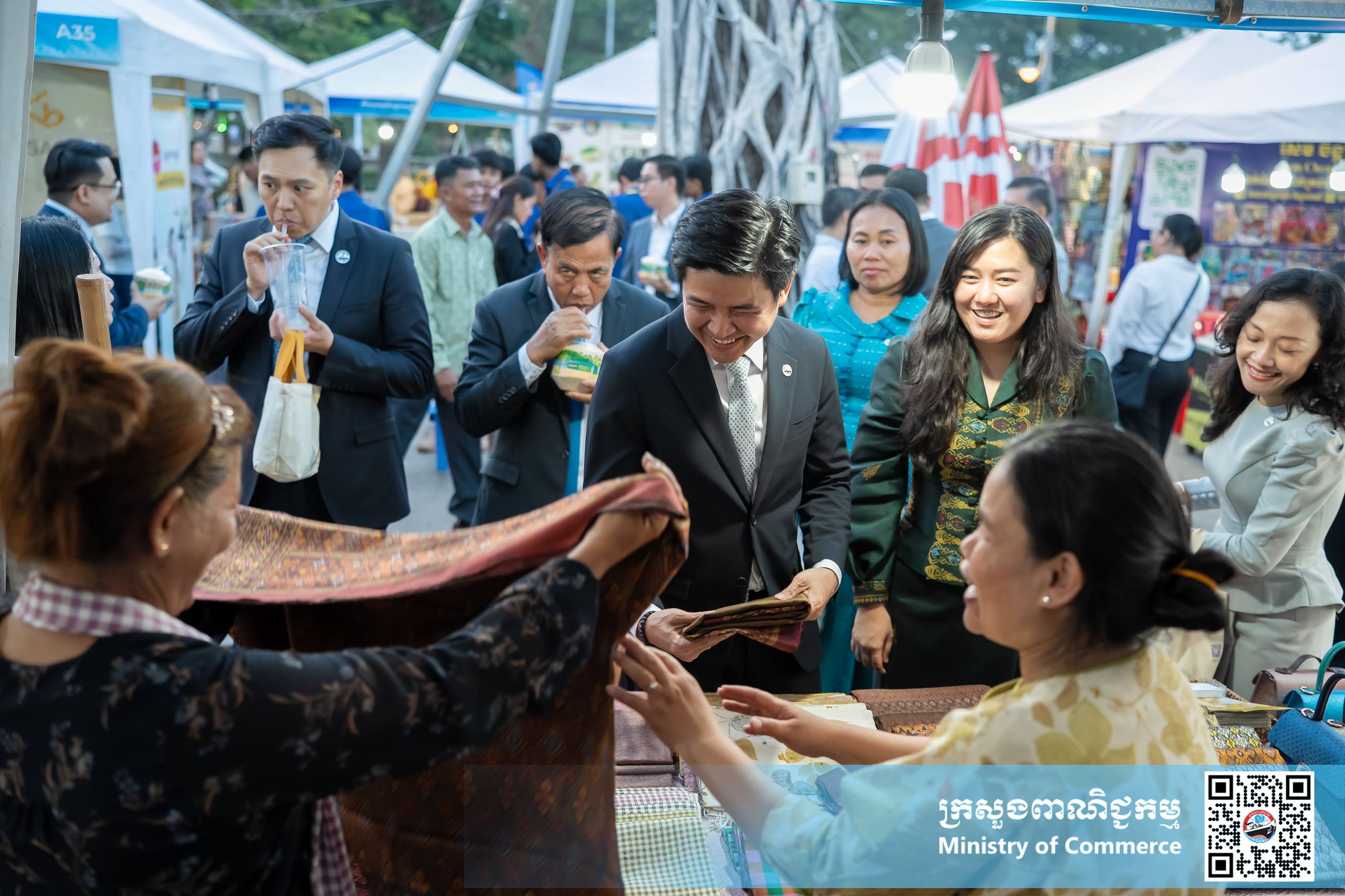 ឯកឧត្តម សំហេង បូរ៉ា រដ្ឋលេខាធិការក្រសួងពាណិជ្ជកម្ម អញ្ជើញជាអធិបតីក្នុងពិធីសម្ពោធ «ពិព័រណ៍ផលិតផលខ្មែរ និងបន្លែផ្លែឈើ លើកទី១៩» ឆ្នាំ២០២៦ ក្រោមមូលបទ «ជំរុញ និងគាំទ្រផលិតផលជាតិ» នៅខេត្តសៀមរាប