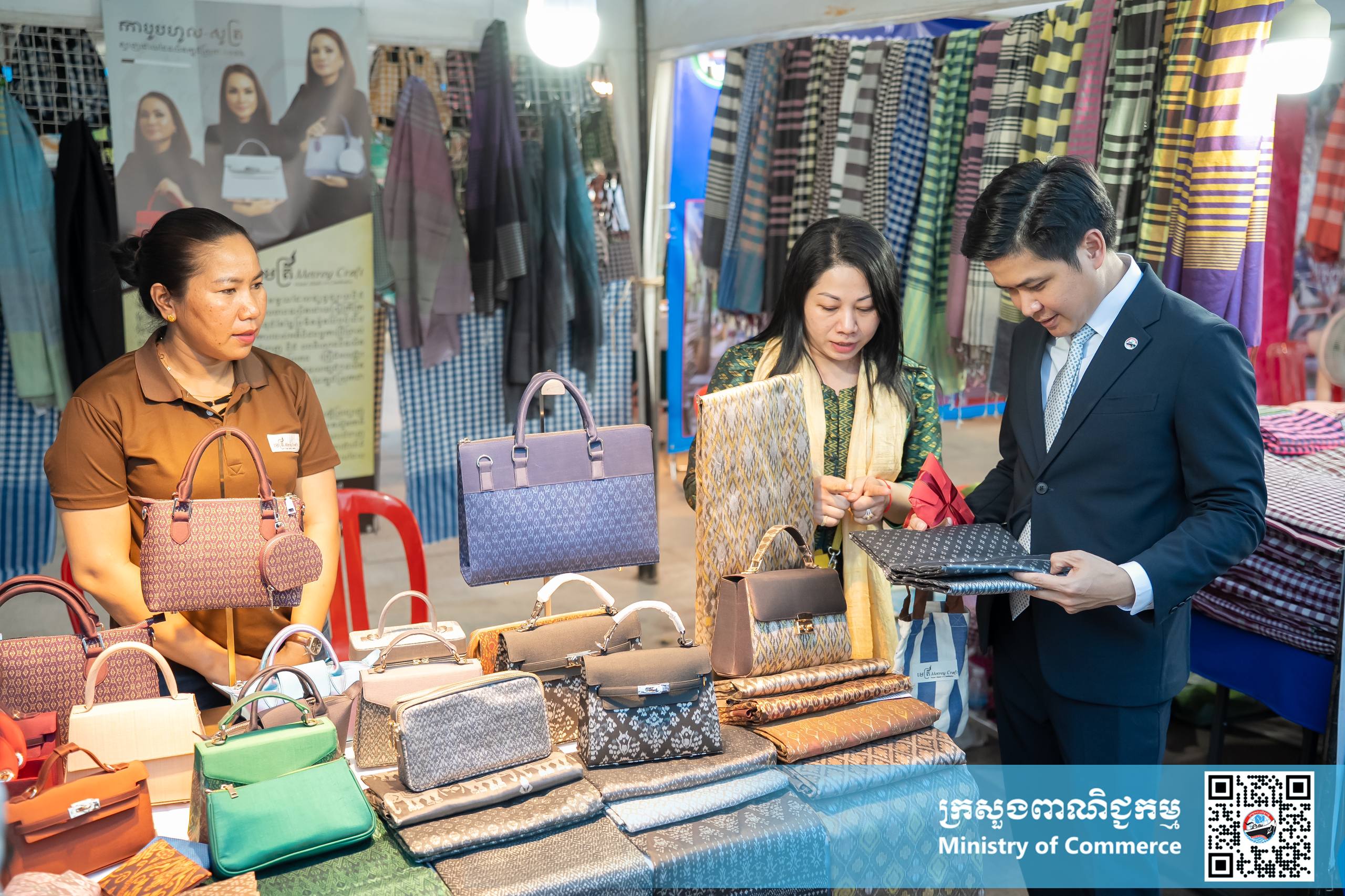 ឯកឧត្តម សំហេង បូរ៉ា រដ្ឋលេខាធិការក្រសួងពាណិជ្ជកម្ម អញ្ជើញជាអធិបតីក្នុងពិធីសម្ពោធ «ពិព័រណ៍ផលិតផលខ្មែរ និងបន្លែផ្លែឈើ លើកទី១៩» ឆ្នាំ២០២៦ ក្រោមមូលបទ «ជំរុញ និងគាំទ្រផលិតផលជាតិ» នៅខេត្តសៀមរាប