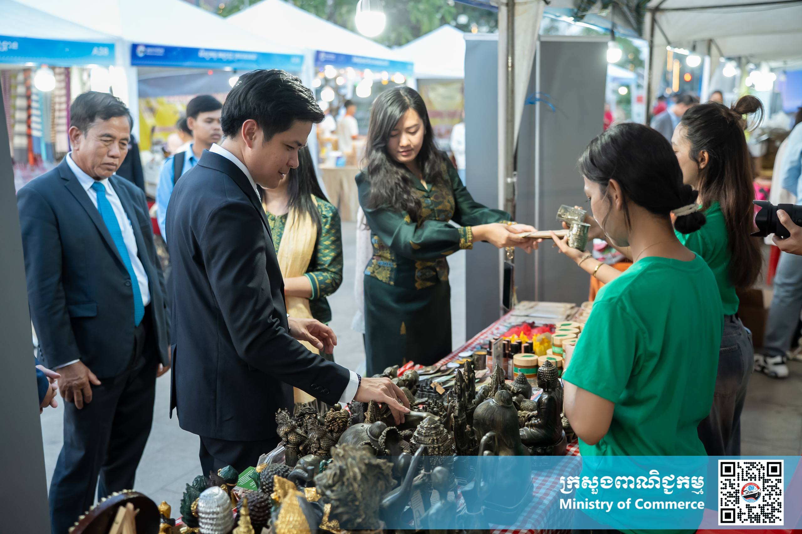 ឯកឧត្តម សំហេង បូរ៉ា រដ្ឋលេខាធិការក្រសួងពាណិជ្ជកម្ម អញ្ជើញជាអធិបតីក្នុងពិធីសម្ពោធ «ពិព័រណ៍ផលិតផលខ្មែរ និងបន្លែផ្លែឈើ លើកទី១៩» ឆ្នាំ២០២៦ ក្រោមមូលបទ «ជំរុញ និងគាំទ្រផលិតផលជាតិ» នៅខេត្តសៀមរាប