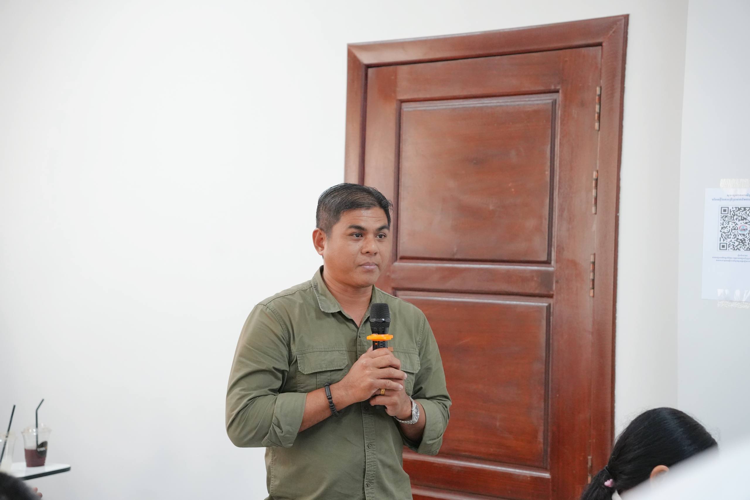 ឯកឧត្តម សំហេង បូរ៉ា រដ្ឋលេខាធិការក្រសួងពាណិជ្ជកម្ម អញ្ជើញជាអធិបតីក្នុងអង្គសិក្ខាសាលាស្តីពី «បរិបទថ្មីនៃការប្រើប្រាស់ផលិតផលជាតិប្រកបដោយចីរភាព» នៅខេត្តសៀមរាប