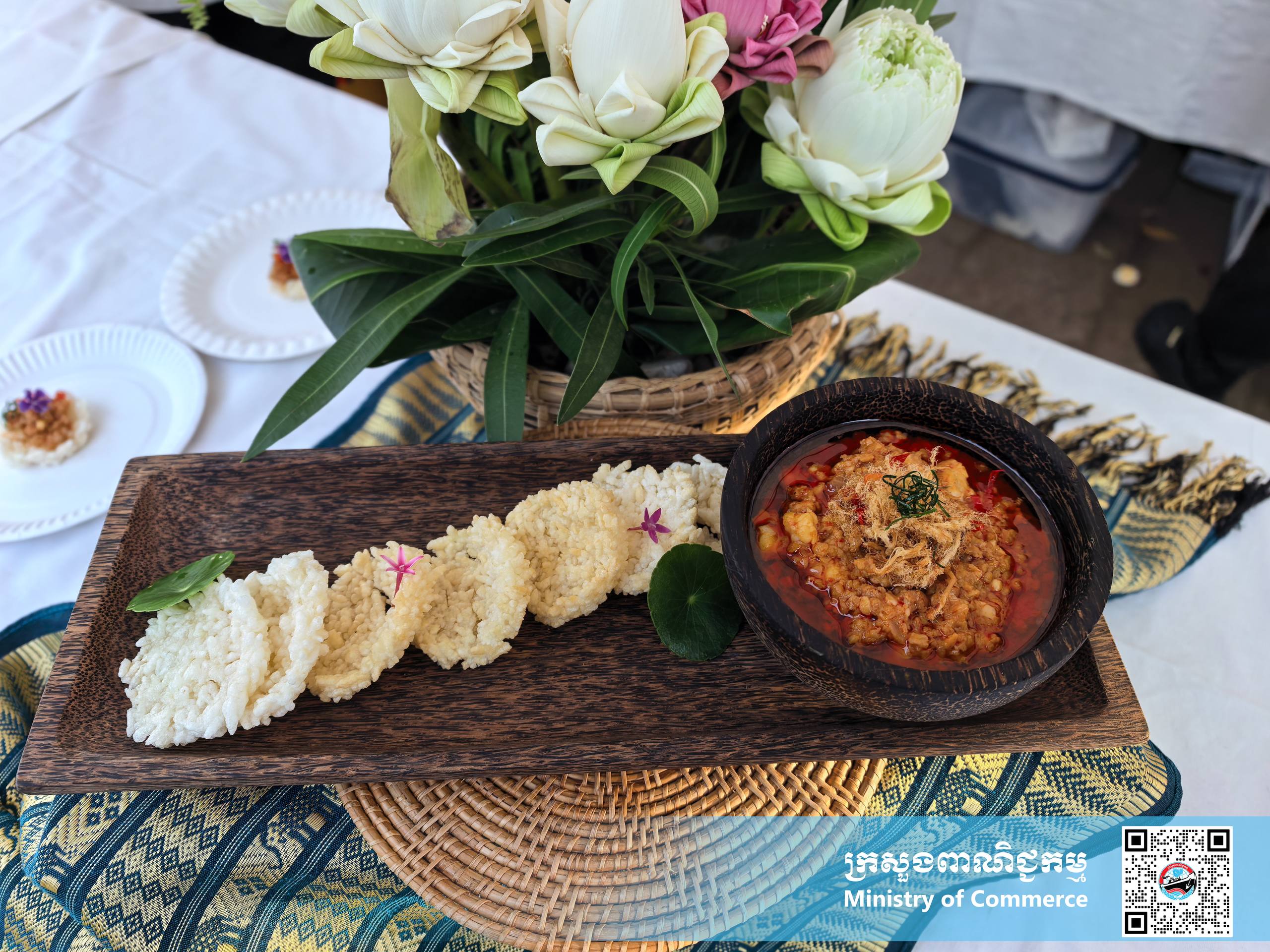 រូបភាពខ្លះៗស្ដីពីសកម្មភាពរបស់បងប្អូនអាជីវករ ពាណិជ្ជករ ភ្ញៀវទេសចរណ៍ជាតិ និងអន្តរជាតិ ចូលរួមព្រឹត្តិការណ៍ «ពិព័រណ៍ផលិតផលខ្មែរ និងបន្លែផ្លែឈើ លើកទី១៩»