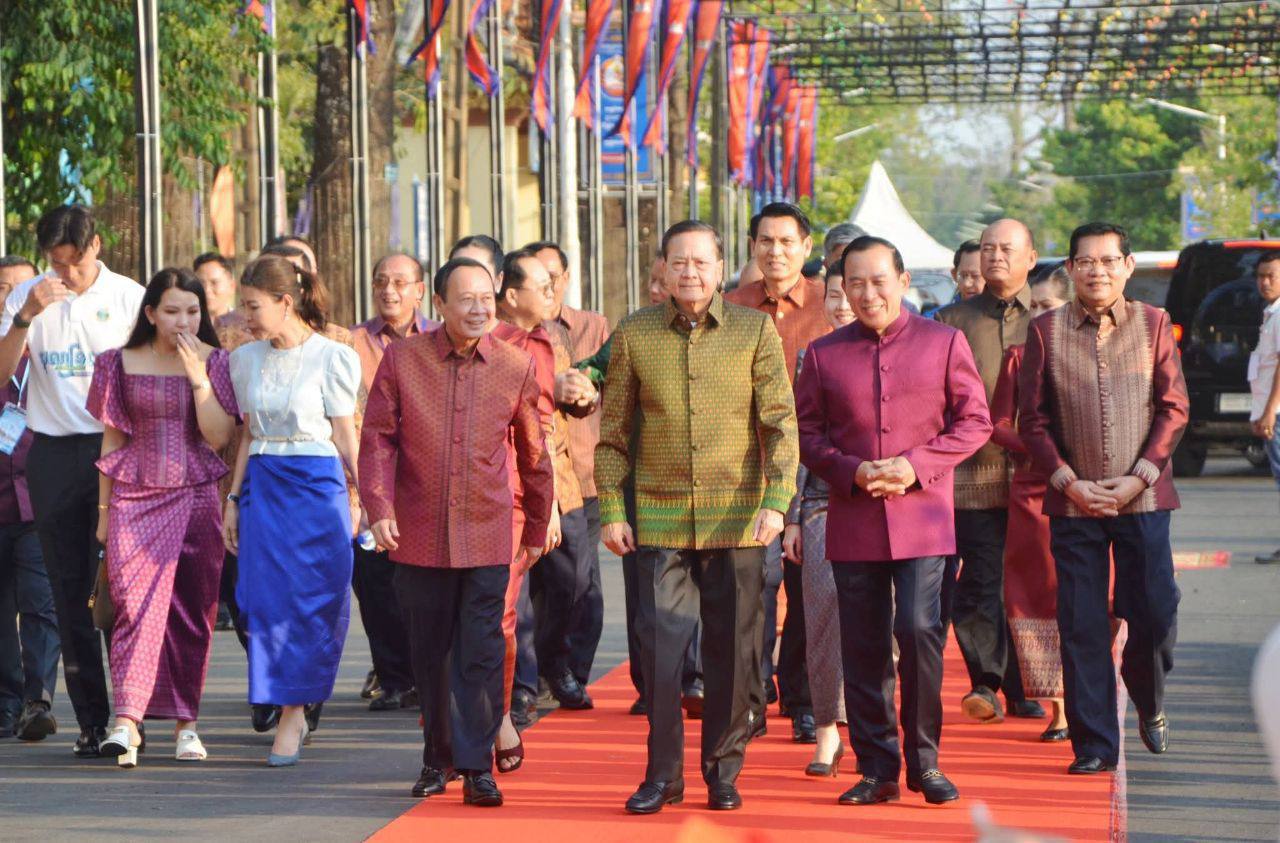 ឯកឧត្តម ស៊ាង ថៃ រដ្ឋលេខាធិការក្រសួងពាណិជ្ជកម្ម អញ្ជើញចូលរួមជាគណៈធិបតីក្នុងពិធីបើកព្រឹត្តិការណ៍បុណ្យទន្លេលើកទី១០ នៅខេត្តក្រចេះ