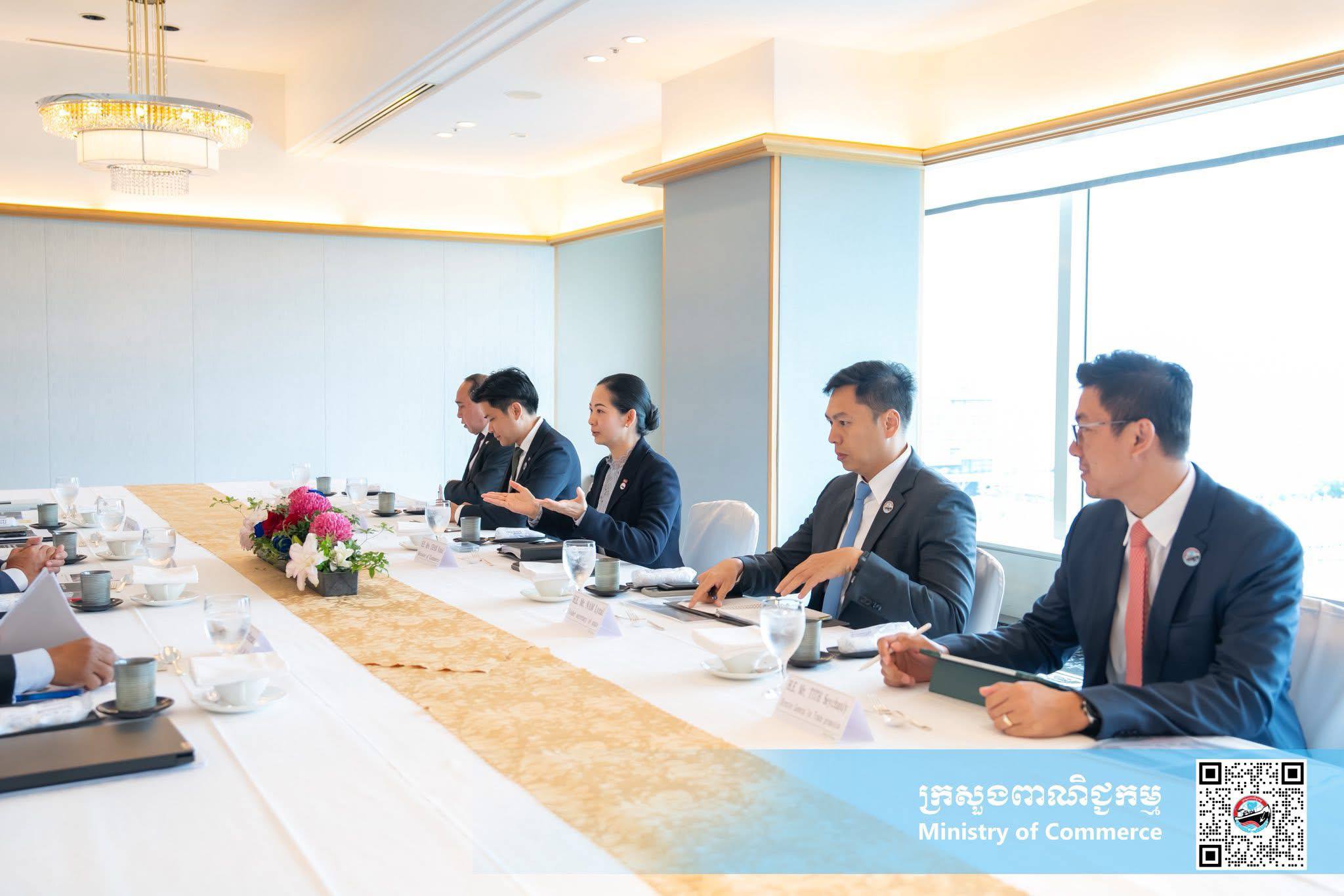 លោកជំទាវ ចម និម្មល រដ្ឋមន្ត្រីក្រសួងពាណិជ្ជកម្ម បានចូលរួមទទួលទានអាហារការងារពេលព្រឹកជាមួយតំណាងក្រុមហ៊ុន Toyota Tsusho Corporation ដែលដឹកនាំដោយលោក Harada Shigeru, Division CEO ក្រុមហ៊ុន Toyota Tsusho Co., LTD (Japan)